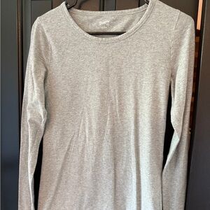 Duluth Trading Co Women's No Yank Scoop Neck Gray Long Sleeve Tee